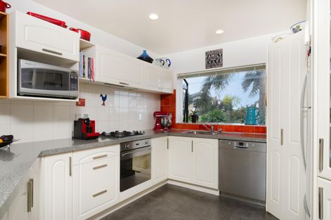 Photo of property in 30 San Bernadino Drive, Henderson, Auckland, 0612