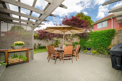 Photo of property in 30 San Bernadino Drive, Henderson, Auckland, 0612