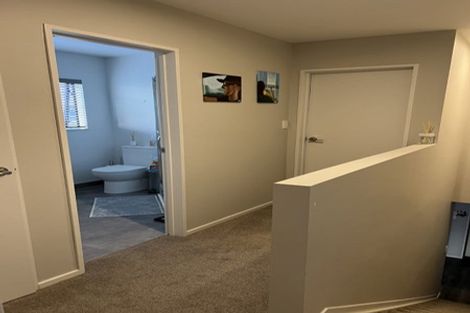 Photo of property in 11 Lumbarda Drive, Kumeu, 0810