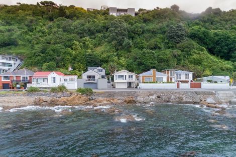 Photo of property in 291 Karaka Bay Road, Karaka Bays, Wellington, 6022