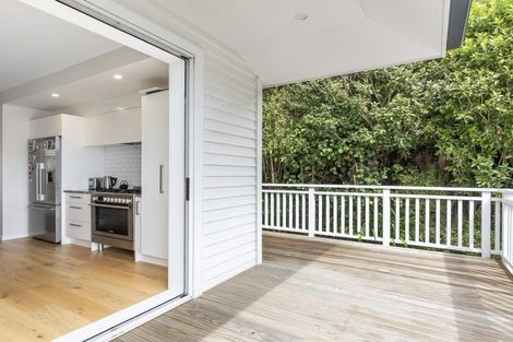 Photo of property in 56e Nicholson Road, Khandallah, Wellington, 6035