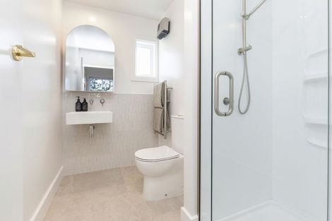 Photo of property in 142 North Avon Road, Richmond, Christchurch, 8013