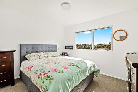 Photo of property in 2/11 Delamare Court, Sunnynook, Auckland, 0632