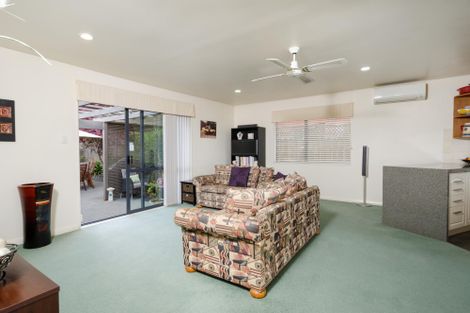 Photo of property in 30 San Bernadino Drive, Henderson, Auckland, 0612