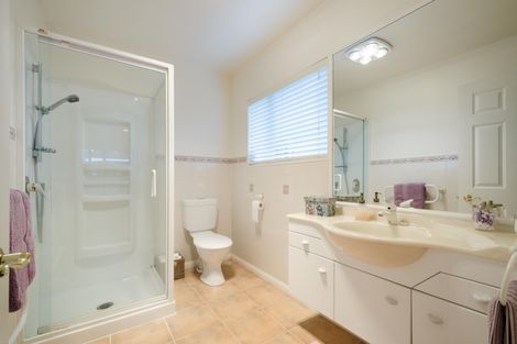 Photo of property in 30 San Bernadino Drive, Henderson, Auckland, 0612