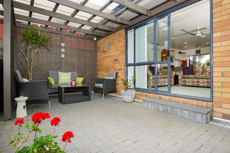 Photo of property in 30 San Bernadino Drive, Henderson, Auckland, 0612