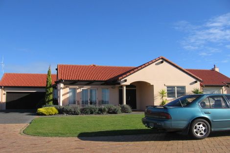 Photo of property in 4 Banksia Grove, Milson, Palmerston North, 4414