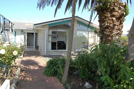 Photo of property in 1 Cook Street, Carters Beach, Westport, 7825