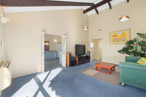 Photo of property in 65 Waimairi Road, Upper Riccarton, Christchurch, 8041