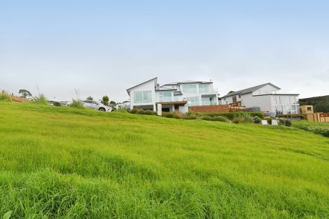 Photo of property in 104-106 Lax Crescent, Leigh, 0985