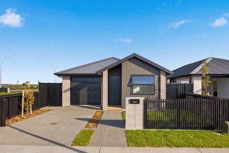 Photo of property in 64 Empire Crescent, Papamoa, 3118