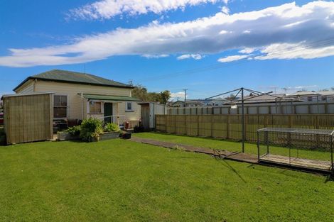 Photo of property in 11 Allardice Street, Dannevirke, 4930