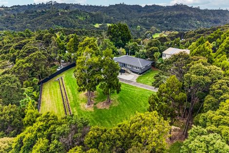 Photo of property in 6 Walker Road, Henderson Valley, Auckland, 0612