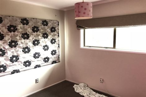 Photo of property in 29 Calypso Place, Rothesay Bay, Auckland, 0630