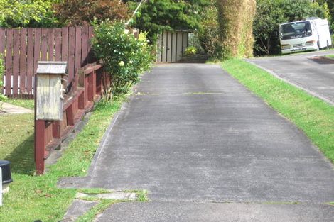 Photo of property in 14 Lydford Place, Glendene, Auckland, 0602