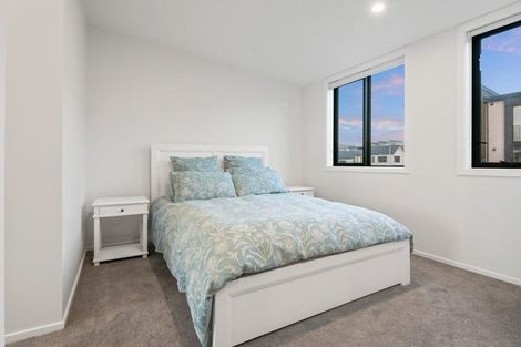 Photo of property in 10/19 Windlass Street, Long Bay, Auckland, 0630