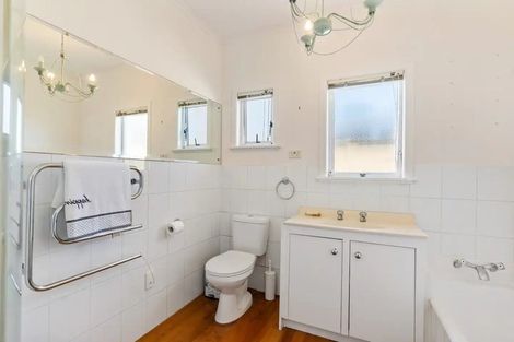 Photo of property in 86 Hastings Road, Mairangi Bay, Auckland, 0630