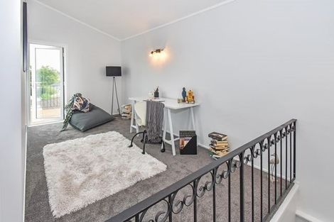 Photo of property in 2/8 Wood Street, Papakura, 2110