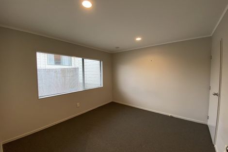 Photo of property in 2/52 Donald Street, Stanmore Bay, Whangaparaoa, 0932