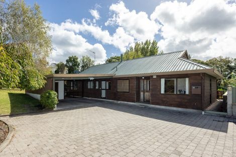 Photo of property in 2 Te Mata Peak Road, Havelock North, 4130