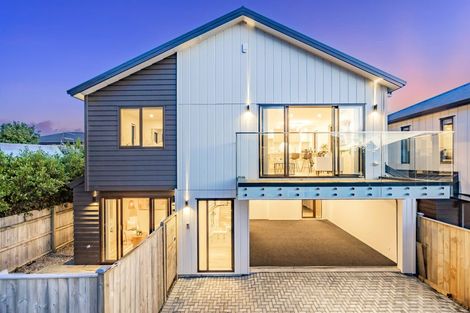 Photo of property in 3c Dawnhaven Drive, Te Atatu Peninsula, Auckland, 0610