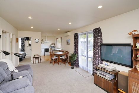 Photo of property in 2b Ferndown Lane, Bromley, Christchurch, 8062