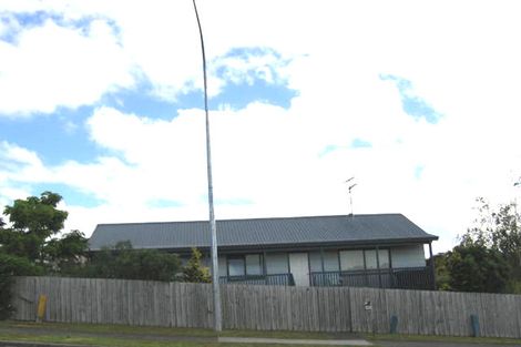 Photo of property in 106 Unsworth Drive, Unsworth Heights, Auckland, 0632