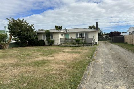 Photo of property in 13 Bartholomew Road, Levin, 5510