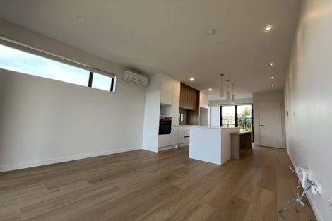 Photo of property in 13 Heketara Way, Massey, Auckland, 0614