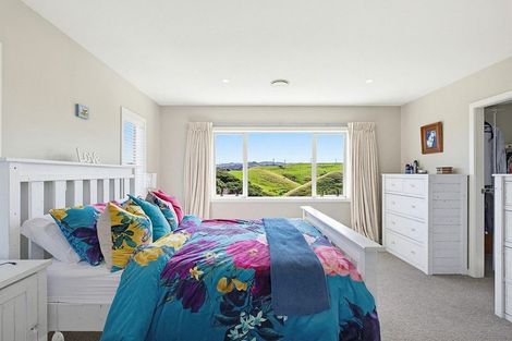 Photo of property in 60 Saint Ives Drive, Camborne, Porirua, 5026