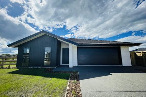 Photo of property in 10 Cabbage Close, Halswell, Christchurch, 8025