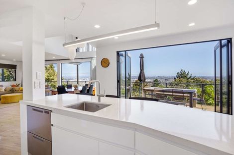 Photo of property in 110 Point View Drive, East Tamaki Heights, Auckland, 2016