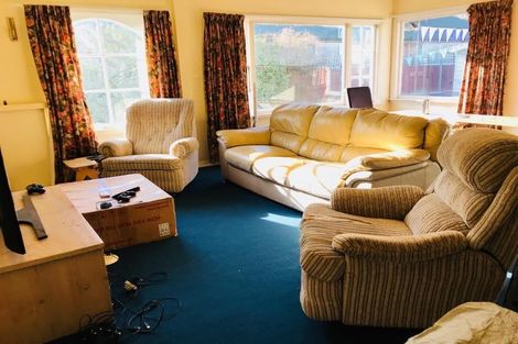 Photo of property in 10 Clonbern Place, Upper Riccarton, Christchurch, 8041