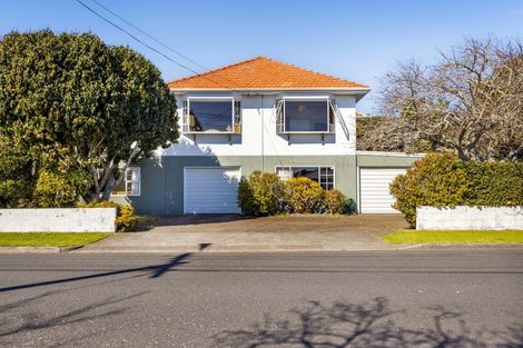Photo of property in 32 Queens Road, Glen Avon, New Plymouth, 4312