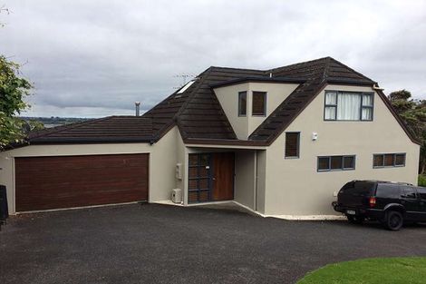 Photo of property in 2/79 Island Road, Beach Haven, Auckland, 0626