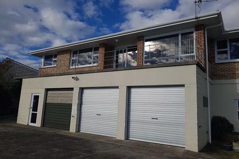 Photo of property in 5 Hillcrest Street, Glen Avon, New Plymouth, 4312