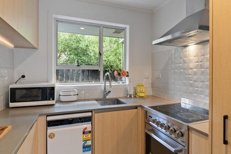 Photo of property in 2/34 Kitchener Road, Sandringham, Auckland, 1025