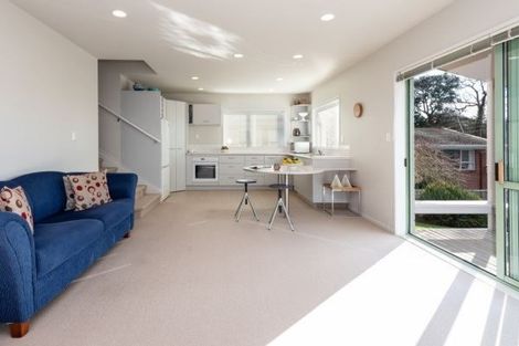 Photo of property in 2/30 Uxbridge Road, Mellons Bay, Auckland, 2014