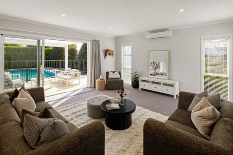 Photo of property in 82 Grey Street, Cambridge, 3434