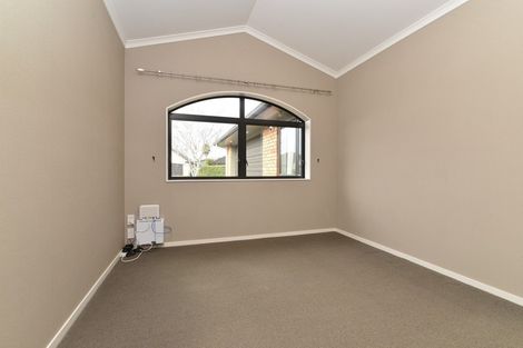 Photo of property in 54 Saint James Drive, Huntington, Hamilton, 3210