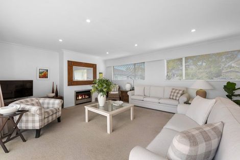 Photo of property in 3 Copperfield Terrace, Mellons Bay, Auckland, 2014