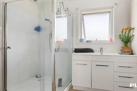 Photo of property in 2 Awakino Place, Manurewa, Auckland, 2102