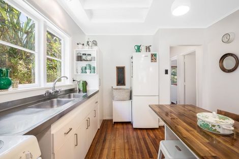 Photo of property in 63 Airlie Road, Plimmerton, Porirua, 5026