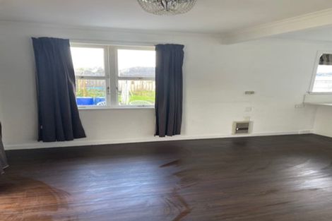 Photo of property in 10 Stephen Avenue, Henderson, Auckland, 0610