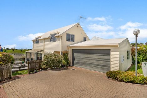 Photo of property in 7/485 Don Buck Road, Massey, Auckland, 0614