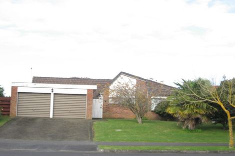 Photo of property in 124 Carnoustie Drive, Wattle Downs, Auckland, 2103