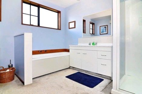 Photo of property in 4 Manson Place, Russley, Christchurch, 8042