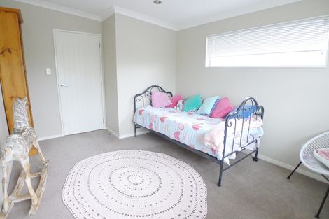 Photo of property in 113 Aberley Road, Schnapper Rock, Auckland, 0632