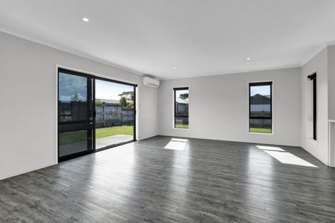 Photo of property in 16 Keene Drive, Bell Block, New Plymouth, 4312