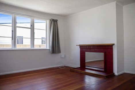 Photo of property in 13-15 Gillespie Street, Taita, Lower Hutt, 5011